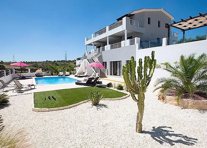 Villa Arcadia, Kallepia *